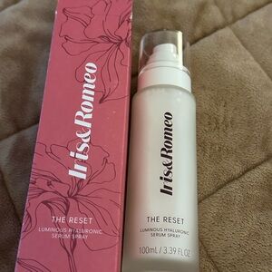 The Reset Luminous Hyaluronic Serum Spray